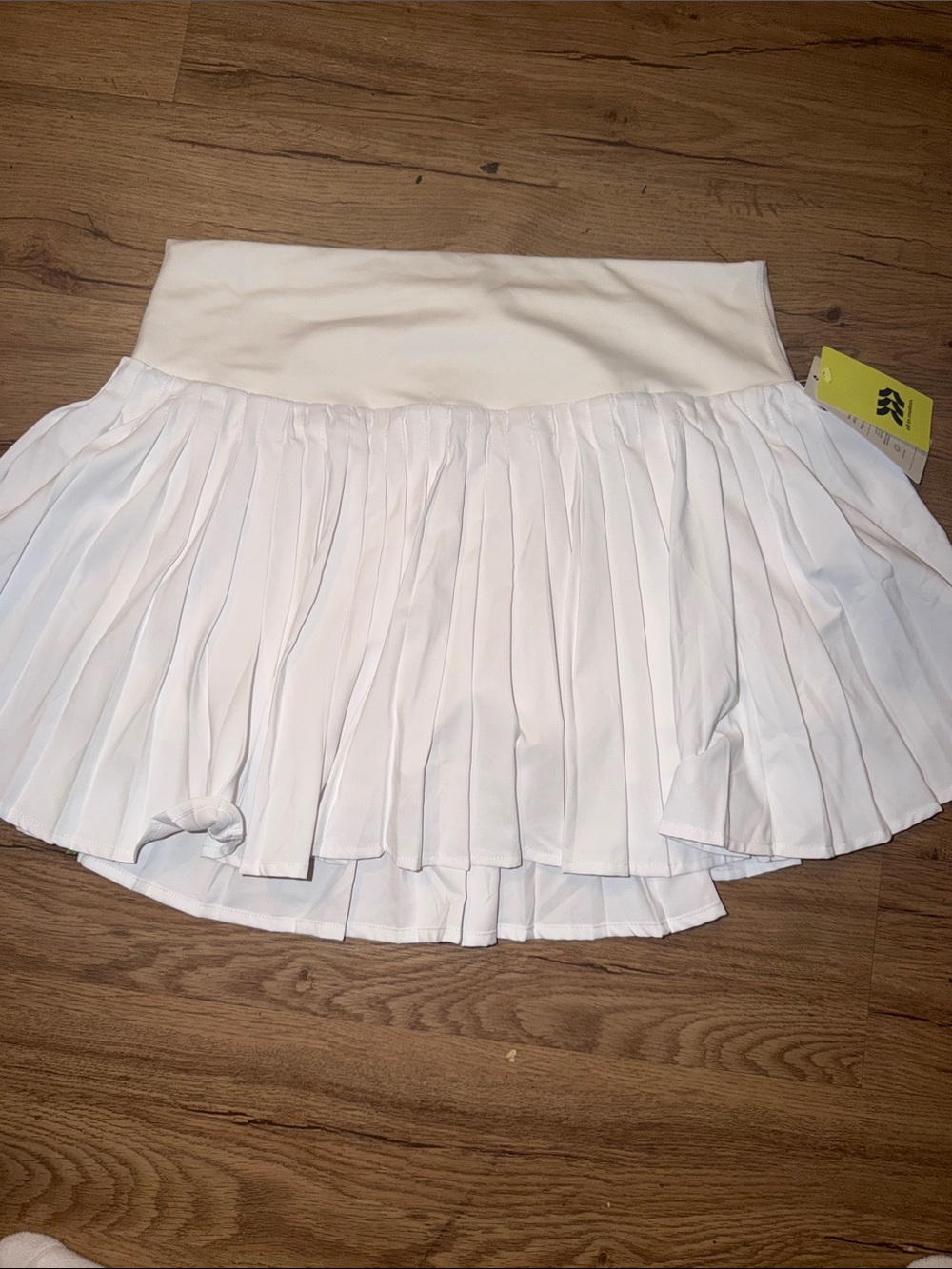 All in Motion White  Pleated Women’s Skirt - Comfortable Waistband Size Large